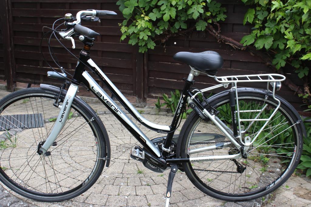 Sportieve Alu 28 inch jeugd-damesfiets - 27 Versn., Velgrem, Zo goed als nieuw, Ophalen, 26 inch of meer