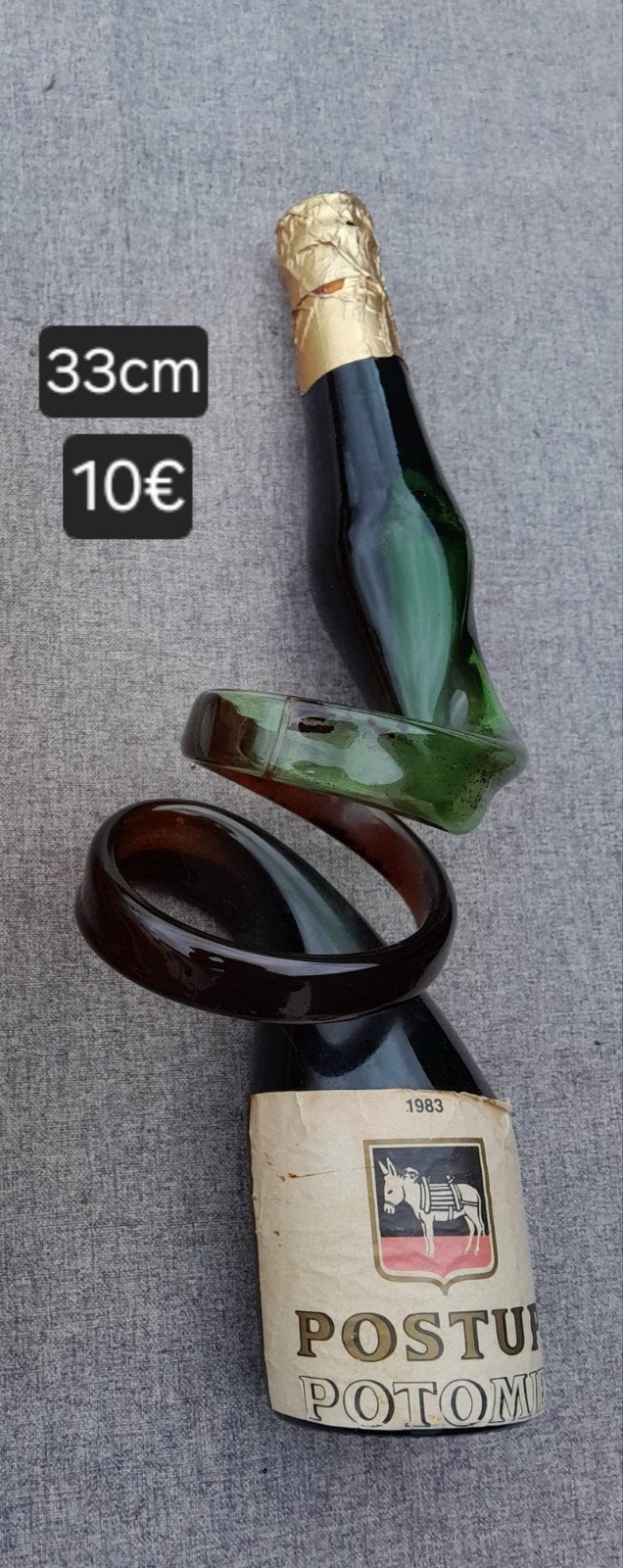 Spaanse wijn in speciale fles
1983, Enlèvement