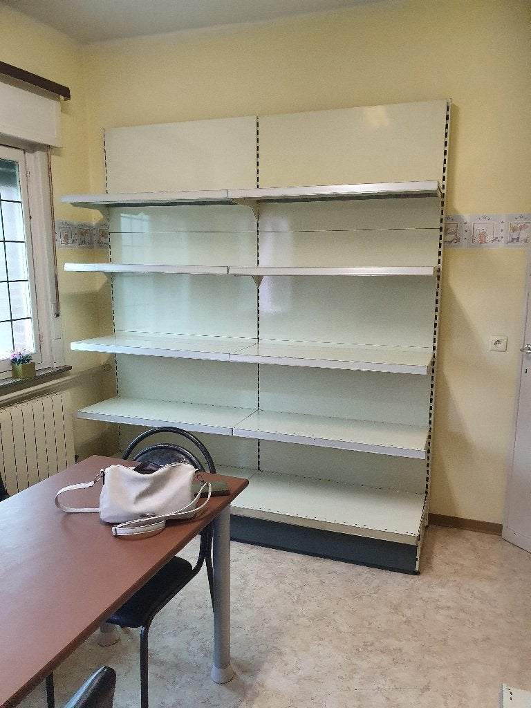 Winkel stapelrek, Ophalen