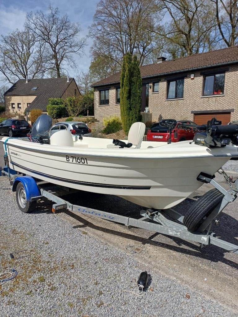 QUICKSILVER 440 équipé pêche, Comme neuf, Enlèvement, Moteur hors-bord, Polyester