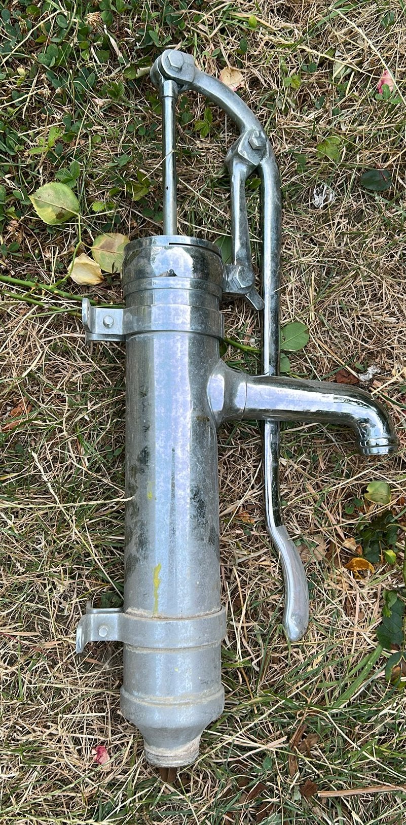 Pompe pour citerne eau de pluie (ancienne), Enlèvement, Utilisé, Manuelle, Pompe pour citernes d'eau de pluie