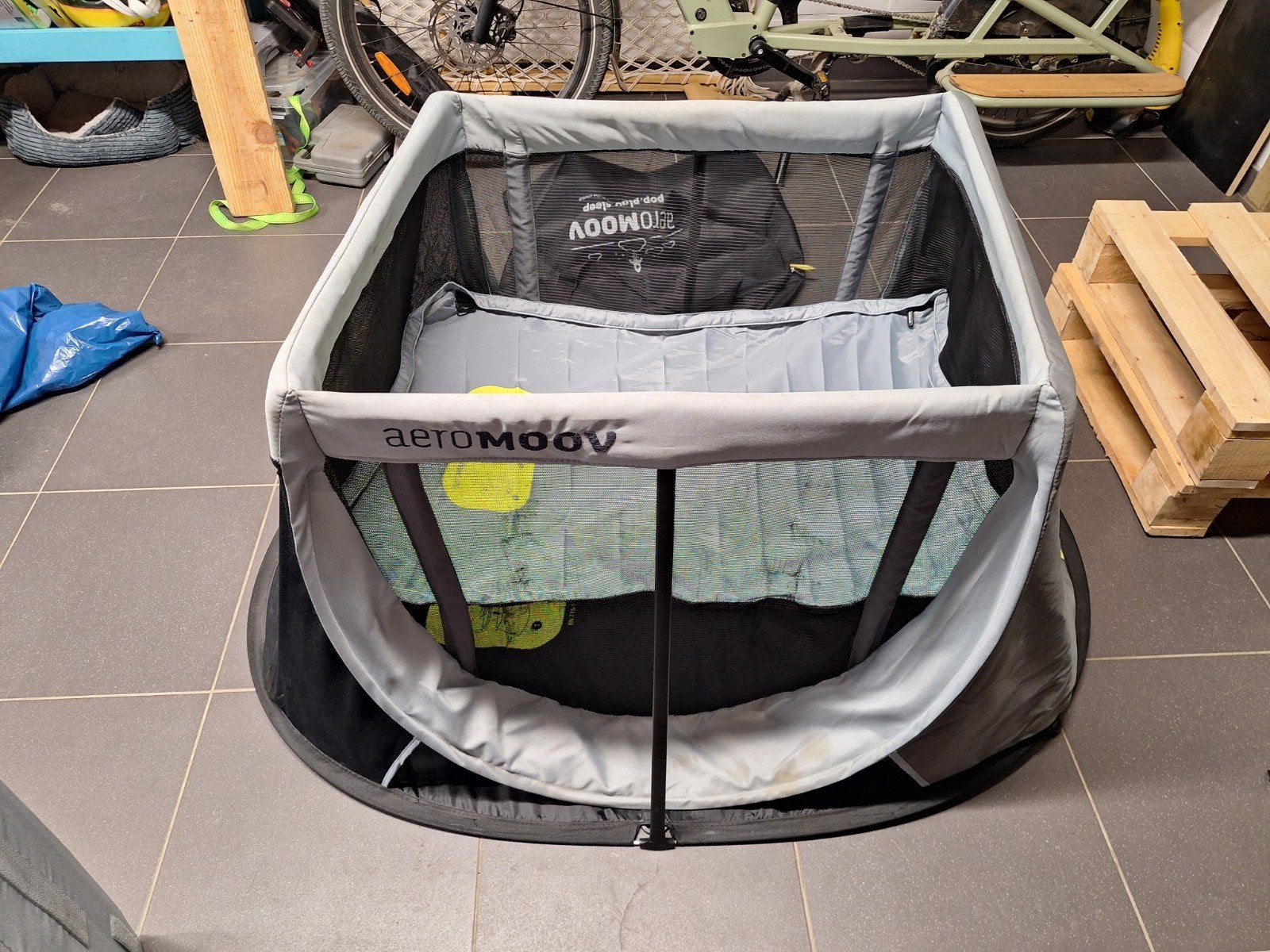 Aeromoov reisbed, Enlèvement, Matelas