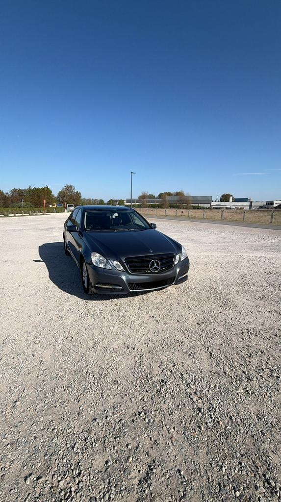Mercedes-Benz E200 Avantgarde, Autos, Achat, 2270 kg, 4 portes, Noir