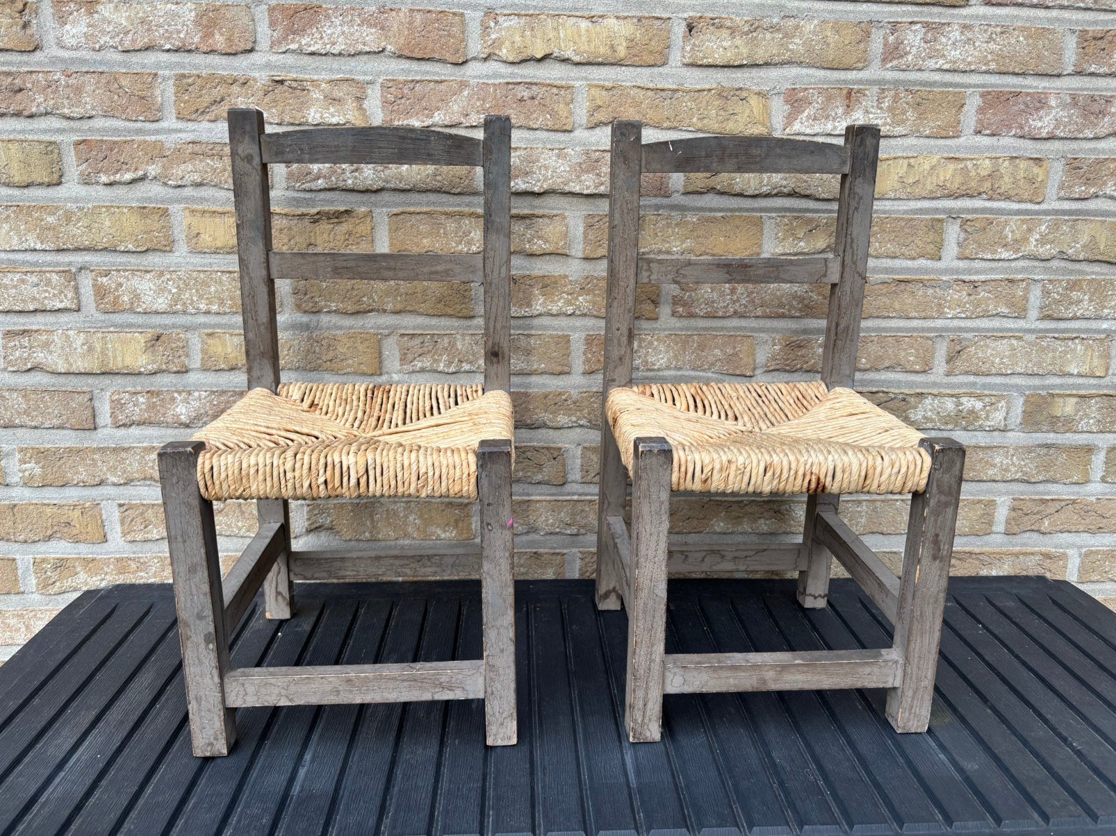 2 mooie stevige houten kinderstoelen met rieten zitvlak, Kinderen en Baby's, Ophalen, Zo goed als nieuw