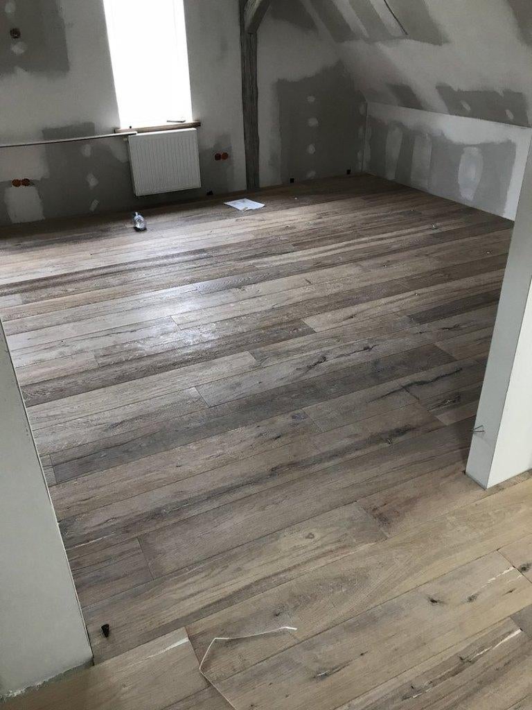 RESTE DE LA VENTE; PARQUET  CHÊNE ANCIEN DE 147 M2, VIEILLI, Bricolage & Construction, Bois & Planches, Enlèvement, Chêne