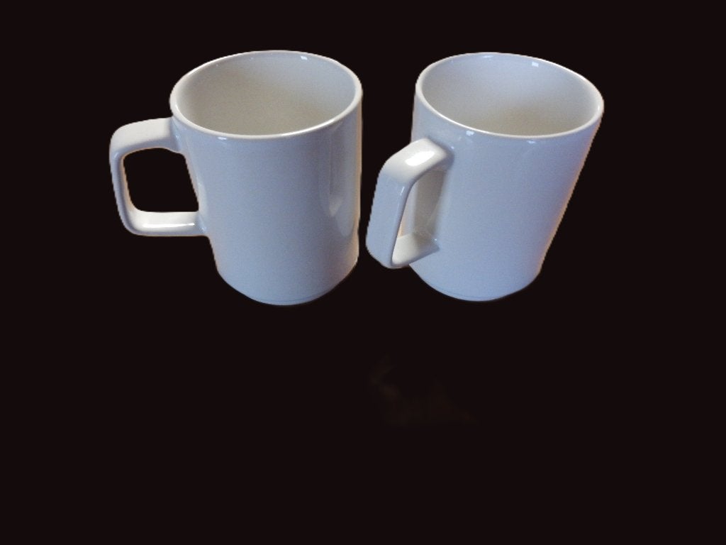 (4) -2 mugs blancs, Maison & Meubles, Cuisine | Vaisselle, Enlèvement ou Envoi, Mug, Comme neuf, Céramique