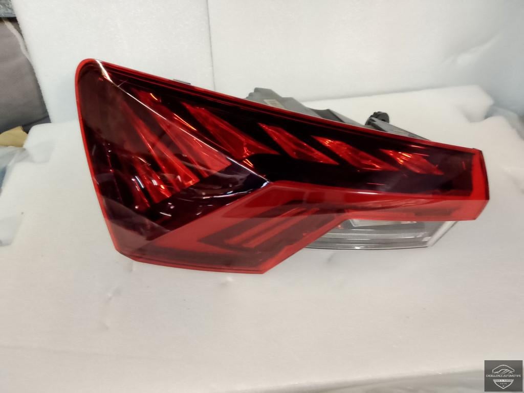 Feu arri re gauche LED pour Skoda Octavia 5E3 Combi (r f ren, Infoline@skoda-auto.cz, Tr. Vaclava Klementa 869
293 01  Mlada Boleslav, CZ