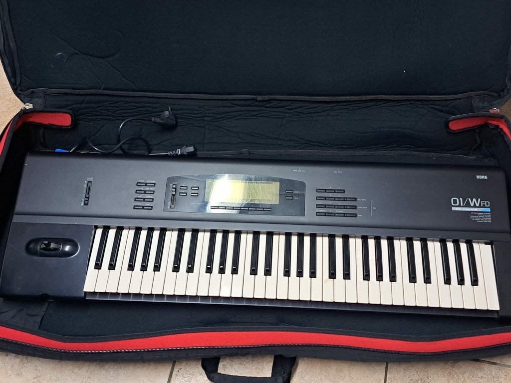 Synteziser Korg 01/WFD + Korg 05R/W, Muziek en Instrumenten, Synthesizers, Ophalen, Korg, Met koffer of flightcase