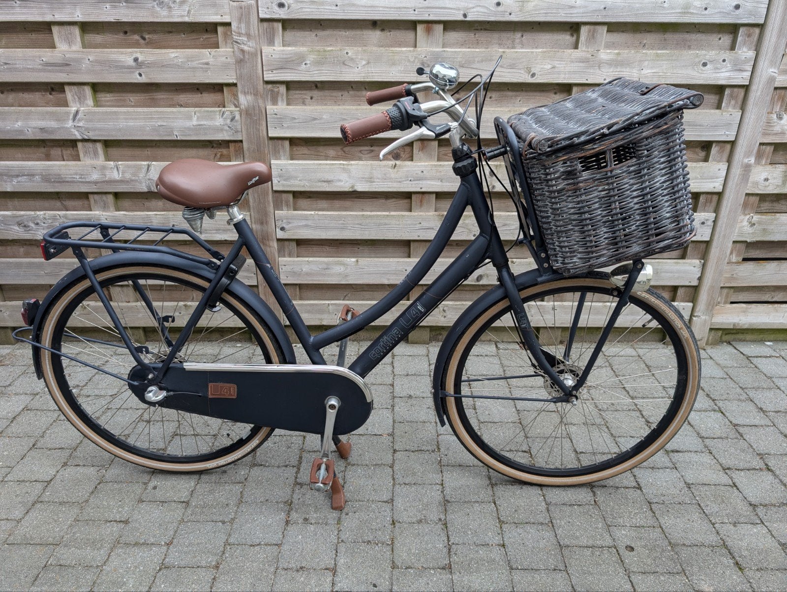 Damesfiets Cortina, Fietsen en Brommers, Versnellingen, 56 cm of meer, Zo goed als nieuw, Schijfrem