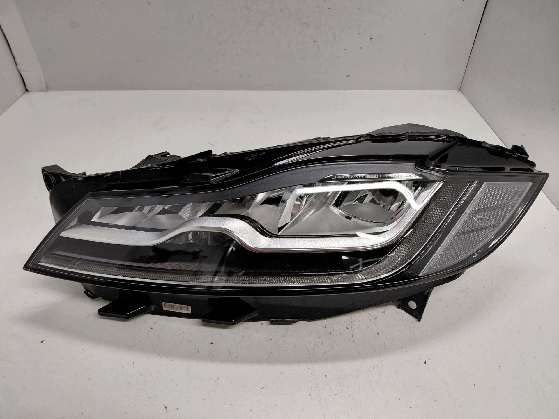Jaguar XF II F-Pace Koplamp Links GX63-13W030-LE, Gebruikt, Dpoffice@jaguarlandrover.com, Abbey Road, Whitley 1
CV3 4LF  Coventry