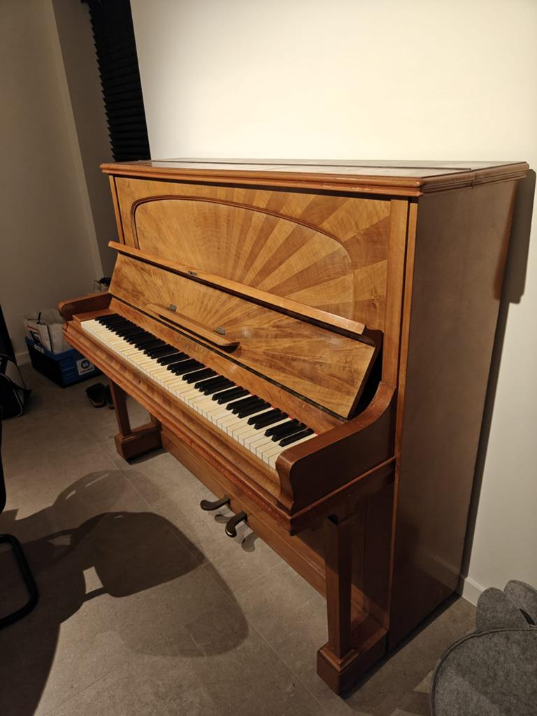 L. De Smet Piano – "Breveté Bruxelles", Musique & Instruments, Pianos, Piano, Enlèvement