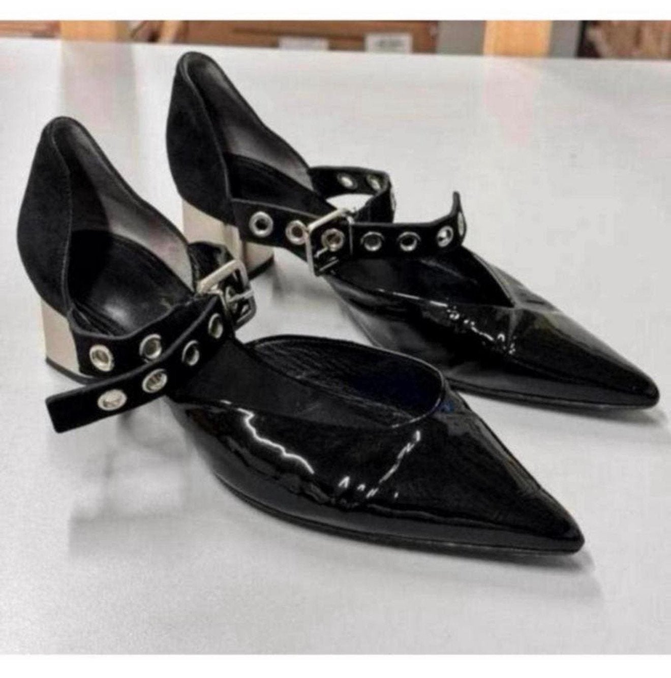 Robert Clergerie Paris Self Portrait Pumps hakken 39 lakleer, Kleding | Dames, Schoenen, Pumps, Zwart, Ophalen of Verzenden, Zo goed als nieuw