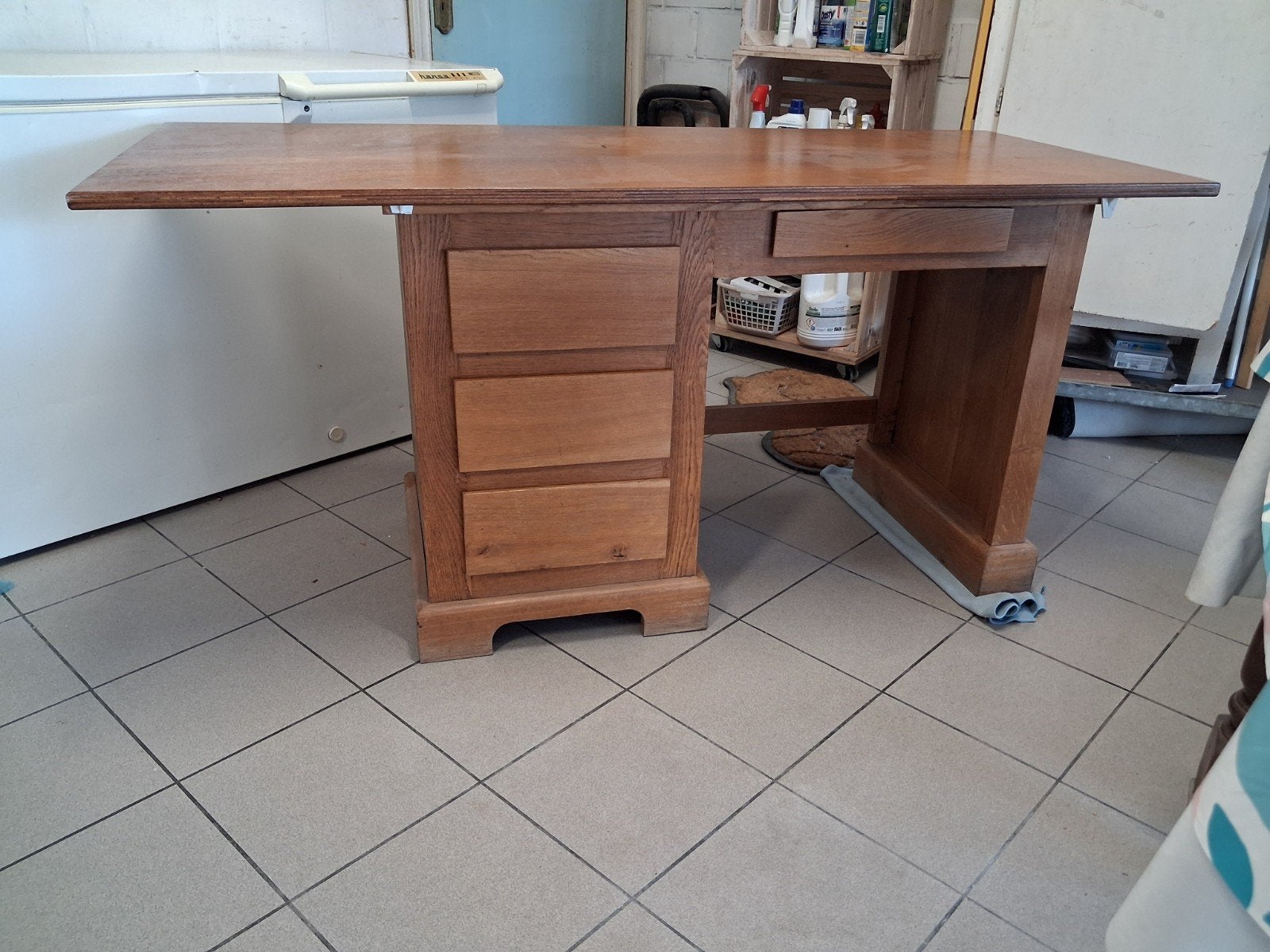Eikenhouten bureau, Ophalen