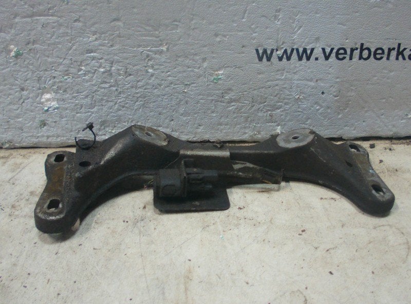SUPPORT BOITE DE VITESSES BMW 3 serie Touring (E46 / 3), Utilisé, BMW, Petuelring 130
80809  München, DE, Bayerische Motoren Werke AG