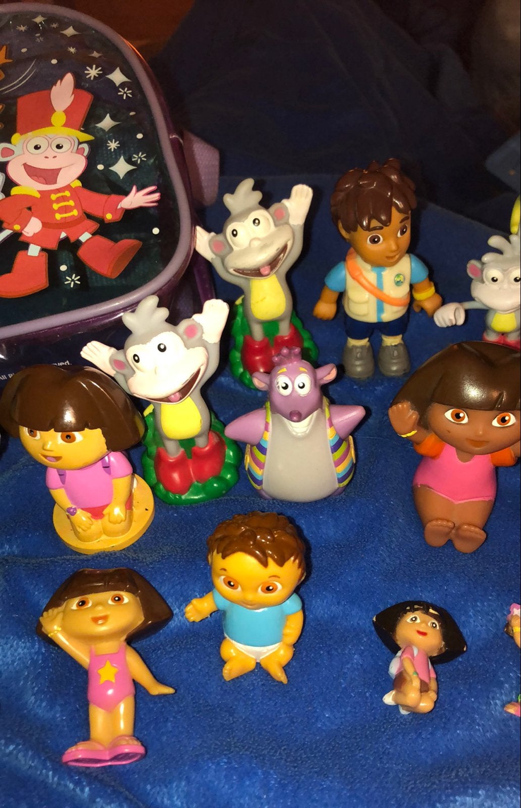 Personnages Dora l’exploratrice + petit sac à dos, Collections