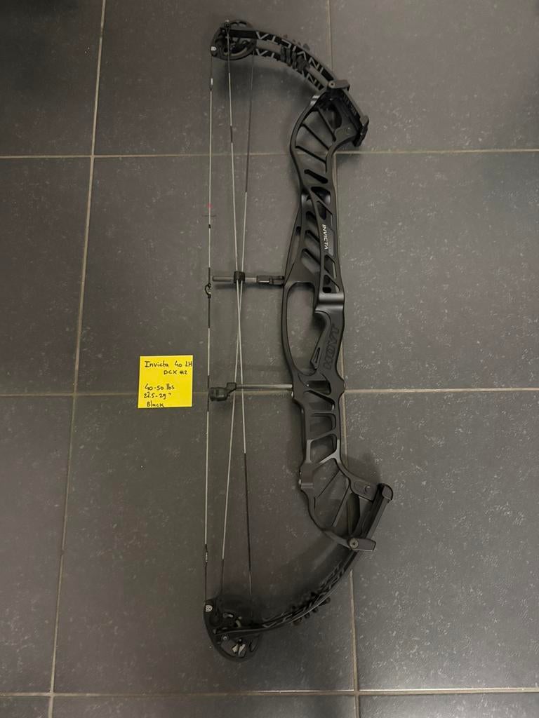 Hoyt Invicta 40 Linkshandig 40-50 pond, Sports & Fitness, Tir à l'arc, Envoi, Comme neuf
