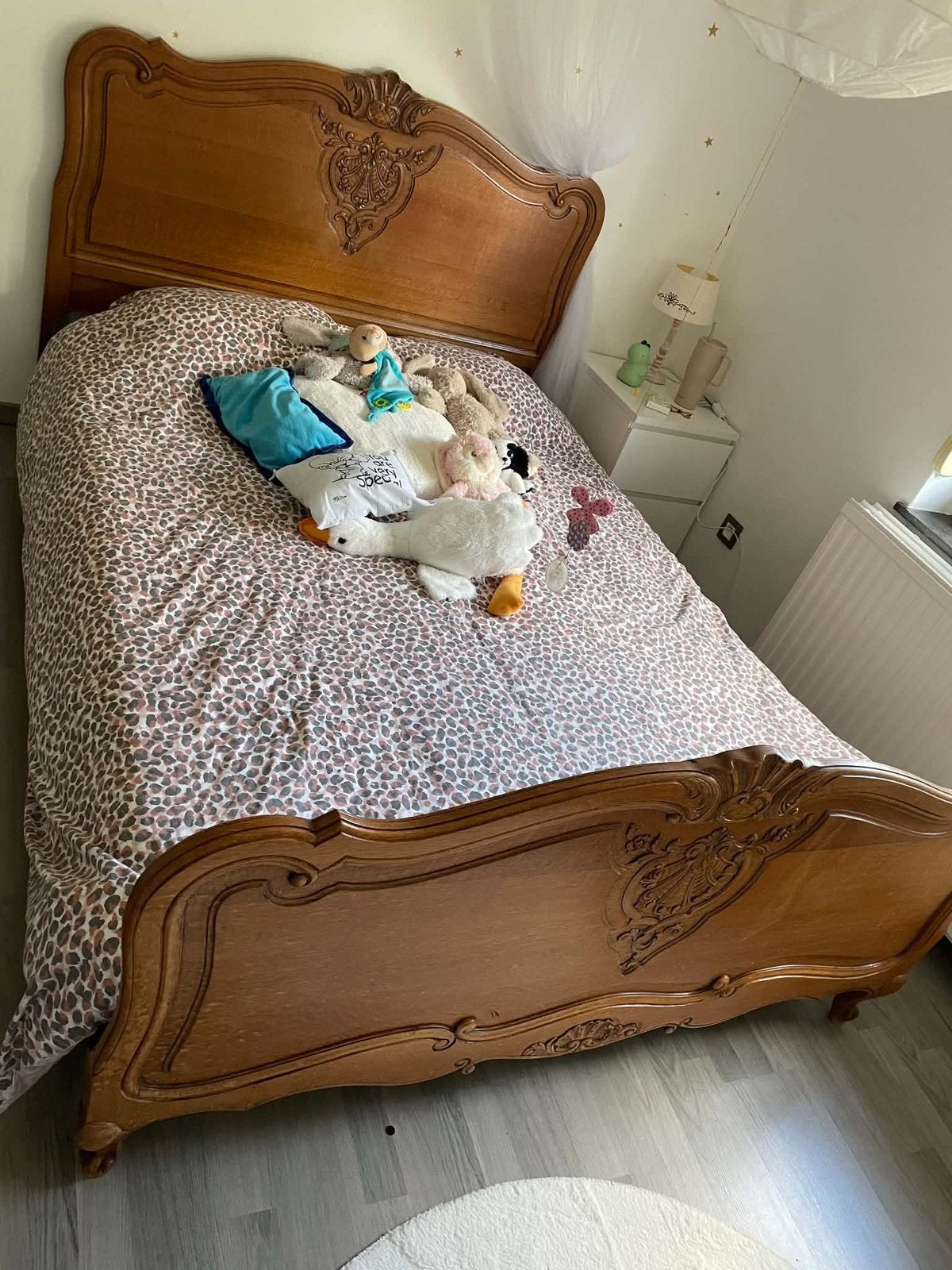 Antiek bed 1m40 met lattenbodem en 2 nachtkastjes, Huis en Inrichting, Gebruikt, Bruin, Tweepersoons, 140 cm