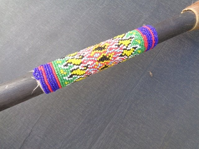 Kunst , handarbeid , Afrikaanse speer met lengte 100 cm., Antiek en Kunst, Kunst | Niet-Westerse kunst, Hout, Wapen, Afrika, 100 cm