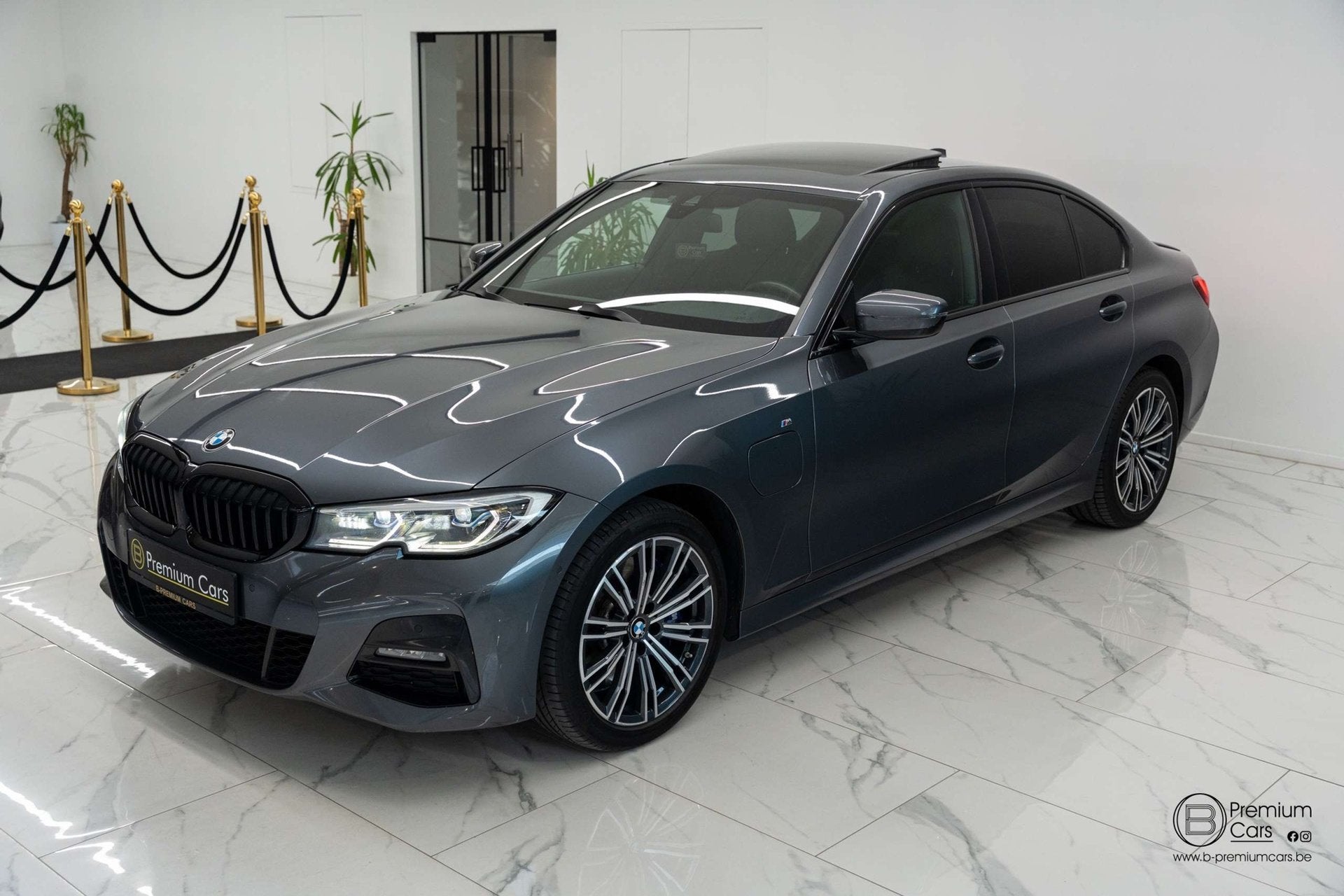 BMW 330 E hybrid M-Pakket! Laser, Pano, Hifi, Full options!, Auto's, Automaat, 4 cilinders, Bedrijf, Hybride Elektrisch/Benzine