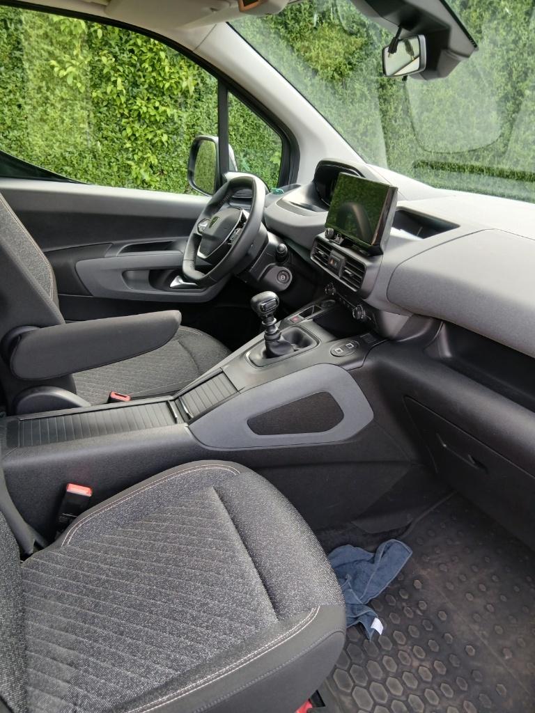 auto, Auto's, Voorwielaandrijving, 75 kW, Stof, 4 cilinders