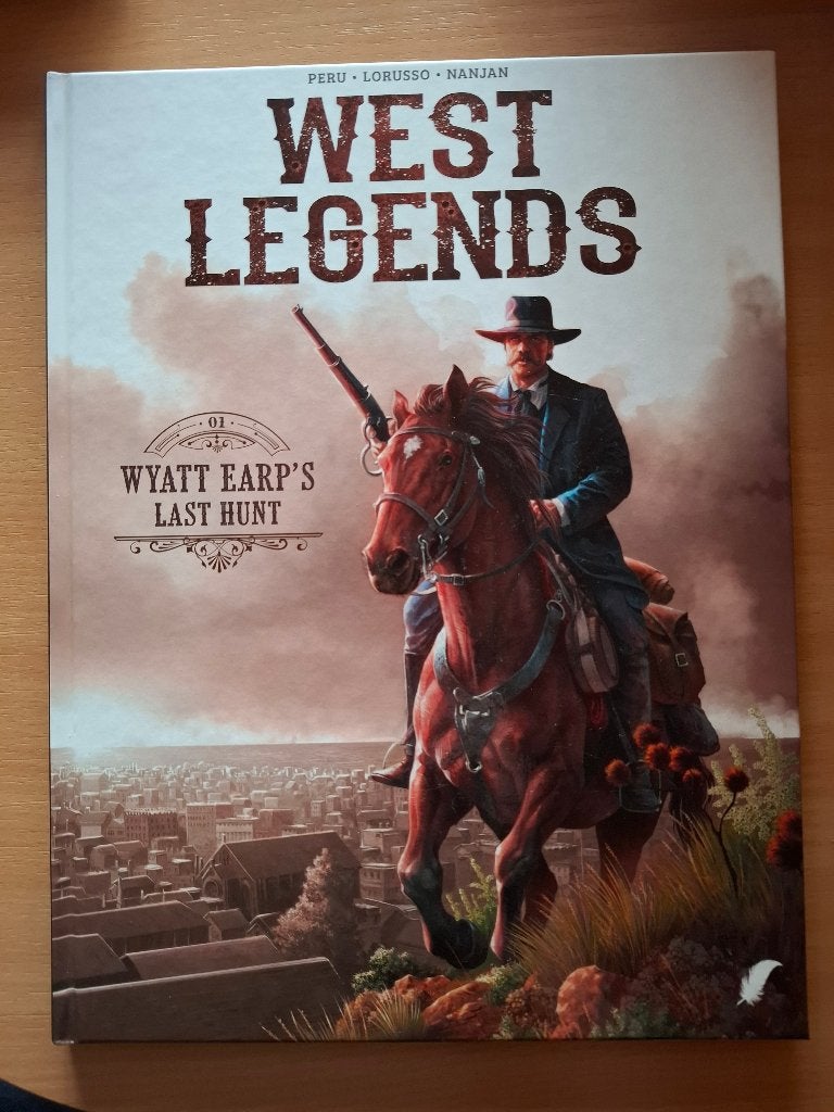 West Legends - 1. Wyatt Earp's Last Hunt - HC, Boeken, Eén stripboek, Ophalen of Verzenden, Gelezen