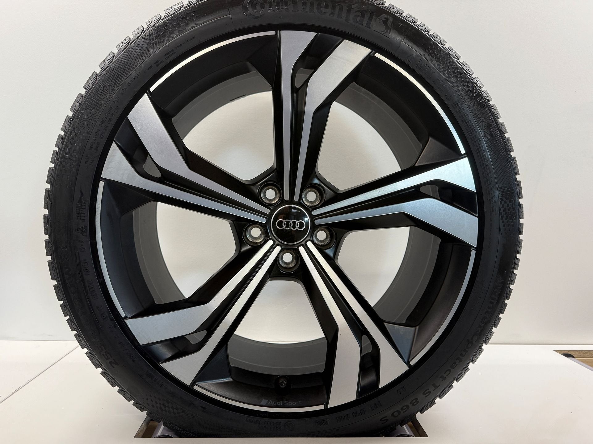 DEMO 20’’ AUDI Q3 VELGEN WINTERBANDEN ORIG AUDI SPORT, Auto-onderdelen, Banden en Velgen, Banden en Velgen, Winterbanden, 20 inch