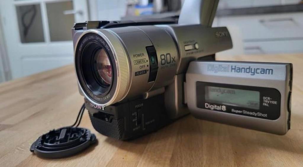 Sony DCR-TRV110E Alleskunner Digital8 Hi8 Video8 videocamera, Ophalen of Verzenden, Zo goed als nieuw, Camera, Sony