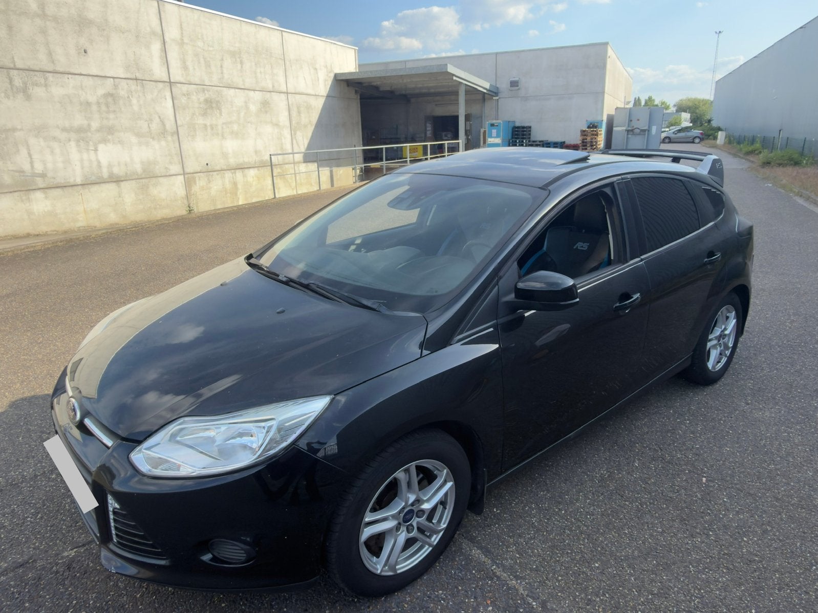 Ford focus RS Look 1.6 benzine Airco panorama GEKEURD VVK!, Zwart, 4 cilinders, Zwart, 5 deurs