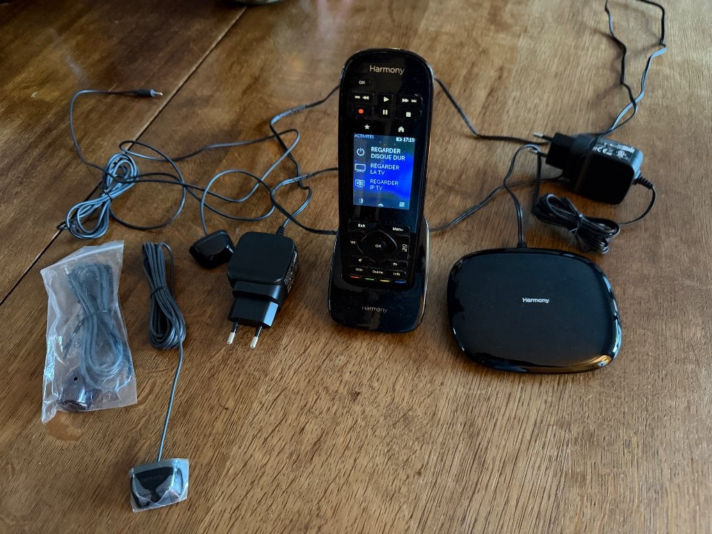 Logitech Harmony Ultimate télécommande universelle, TV, Hi-fi & Vidéo, Enlèvement ou Envoi, Utilisé, Universel, Récepteur ou Amplificateur
