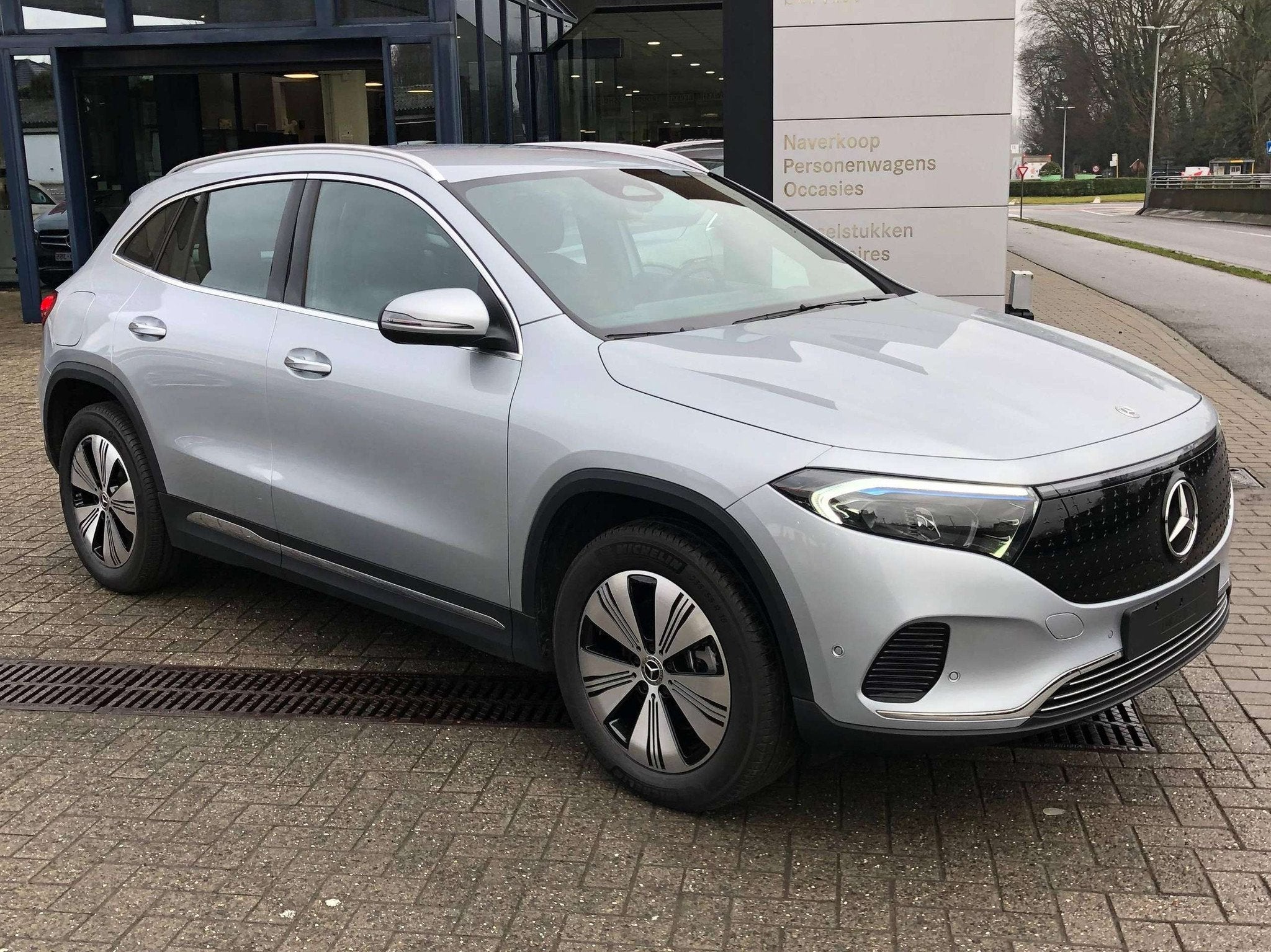 Mercedes-Benz EQA 350 EQA 4MATIC, Keyless Entry, Camera, Dra, Auto's, Automaat, Lichtsensor, Zwart, 5 zetels