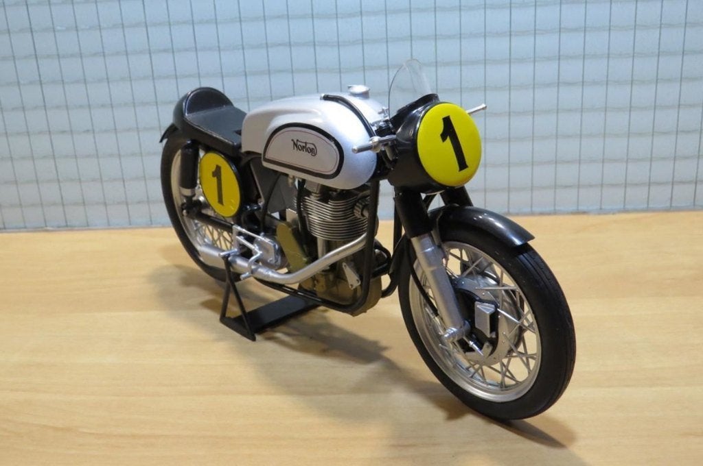 Geoff Duke Norton Manx 1 cyl. 500cc. 1950 1:9, Ophalen of Verzenden, Nieuw, 1:9 t/m 1:12, Motor