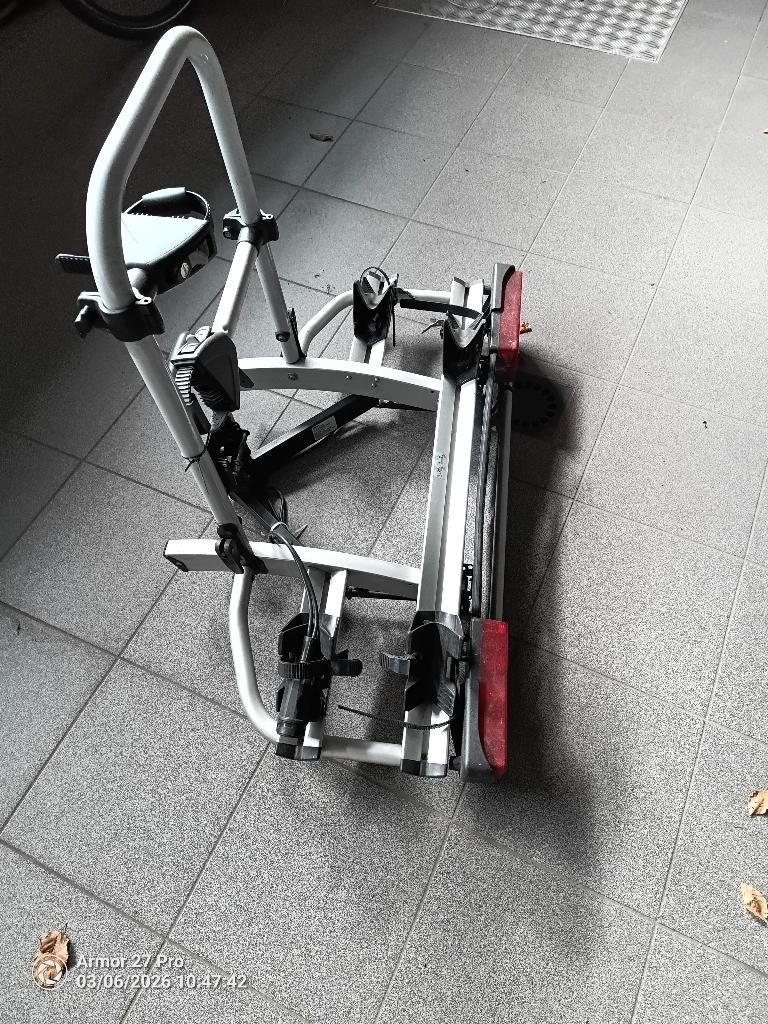 porte-vélos atera, Autos : Divers, Porte-vélos, Comme neuf, Support d'attelage, 2 vélos, Enlèvement