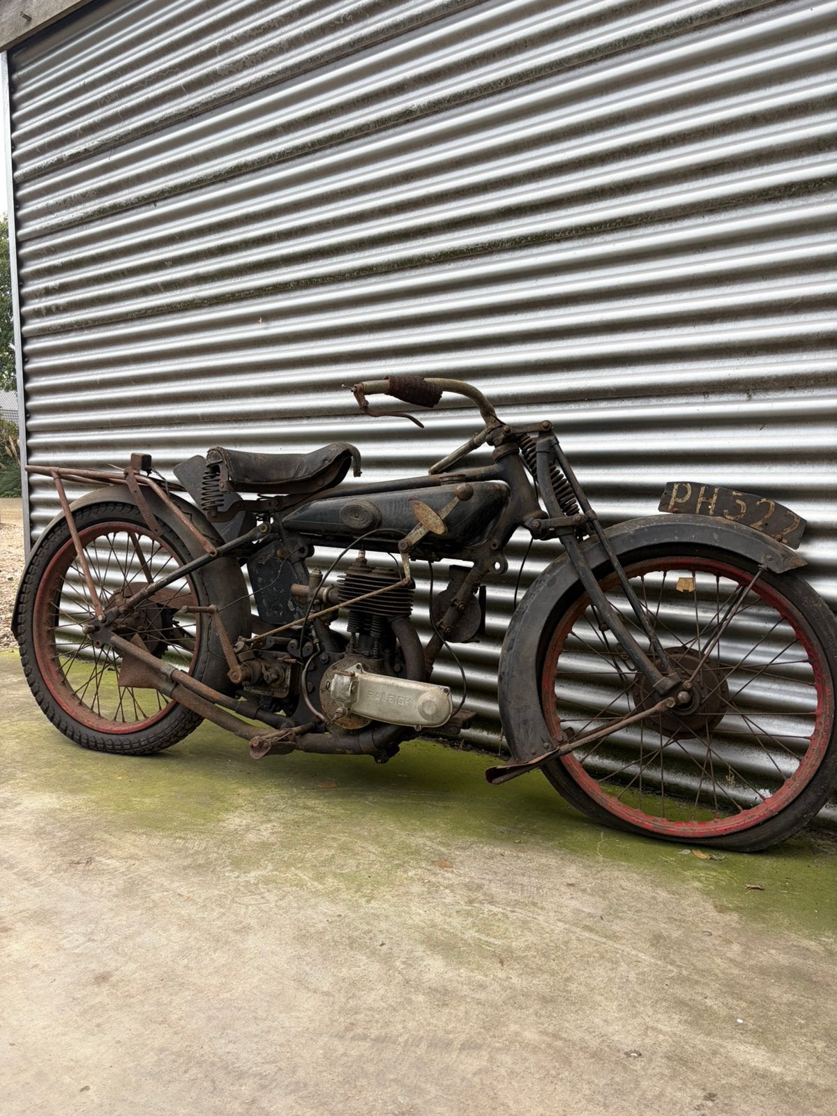 Raleigh motorfiets jaren 20 schuurvondst, Motoren