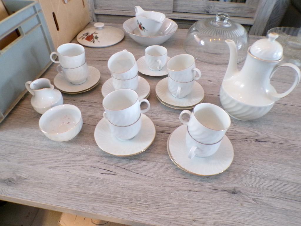 wit koffie servies  bareuther 50 JAAR OUD, Ophalen, Gebruikt, Effen, Kop(pen) en/of Schotel(s)