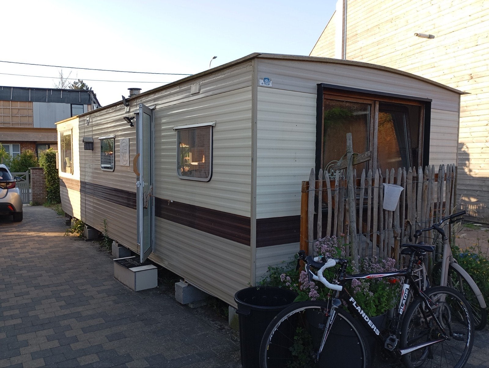 Stacaravan ingericht als atelier, geen sanitair, Caravans en Kamperen, Stacaravans