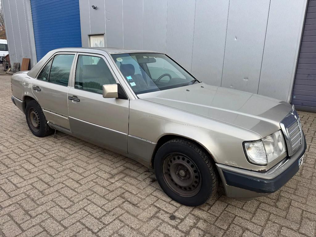 Mercedes-Benz 200-serie *250D-W124* (bj 1993), Auto's, Overige kleuren, Mercedes-Benz, Bedrijf, Te koop