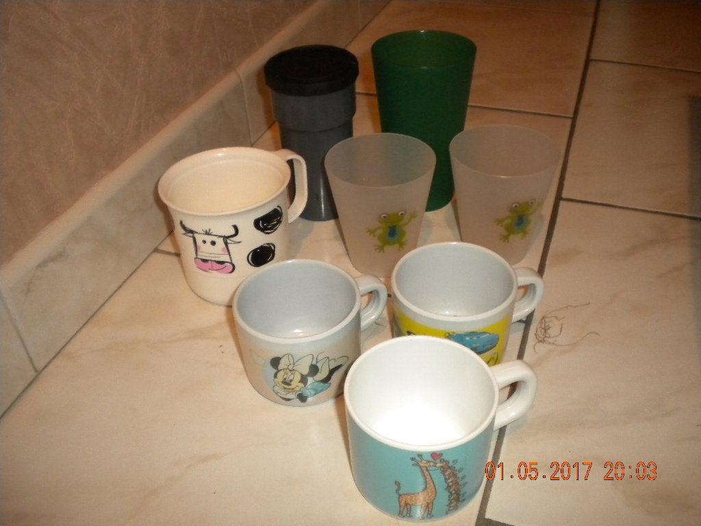 Plastieken tassen/bekers + Broodplankjes, Enlèvement