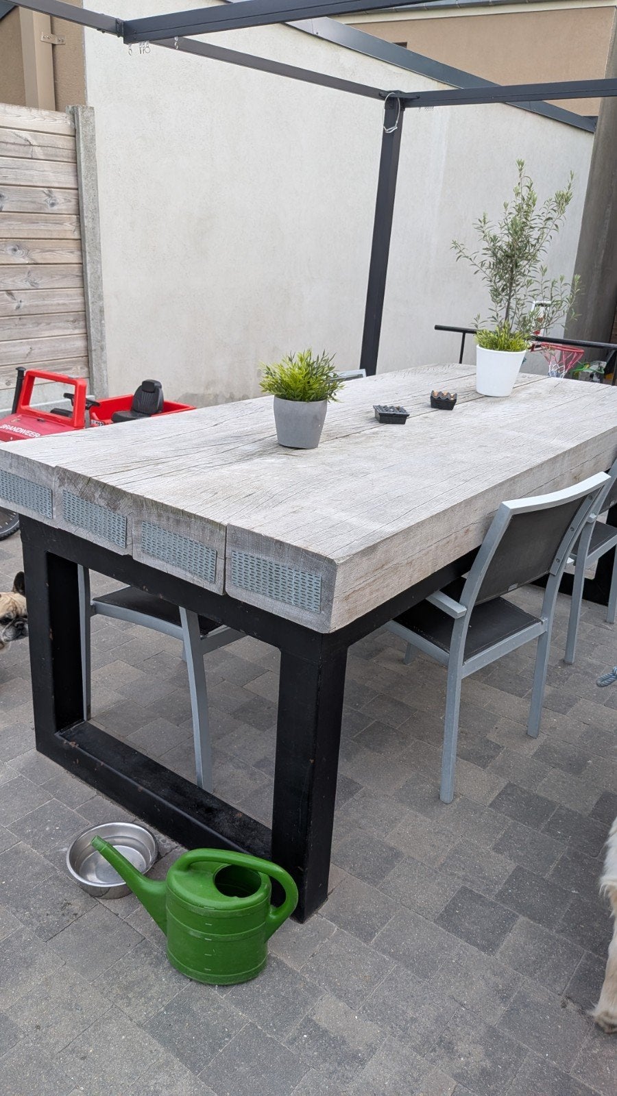 tuintafel, Enlèvement