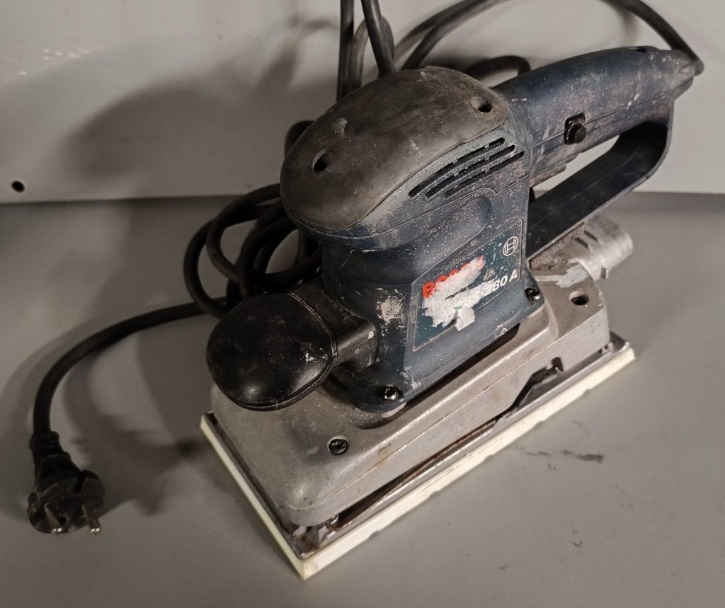 Bosch vlak schuurmachine te koop, Bricolage & Construction, Outillage | Ponceuses, Enlèvement, Utilisé, Moins de 600 watts, Ponceuse orbitale