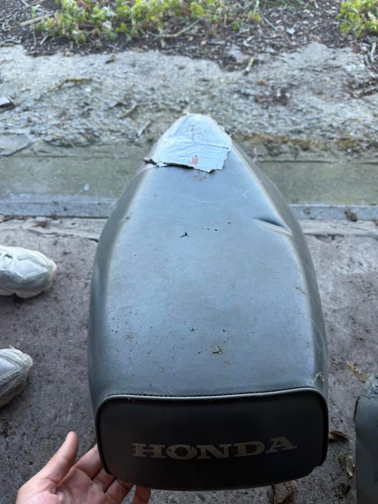 Honda wallaroo zadel&helmbak, Enlèvement, Utilisé, Selle