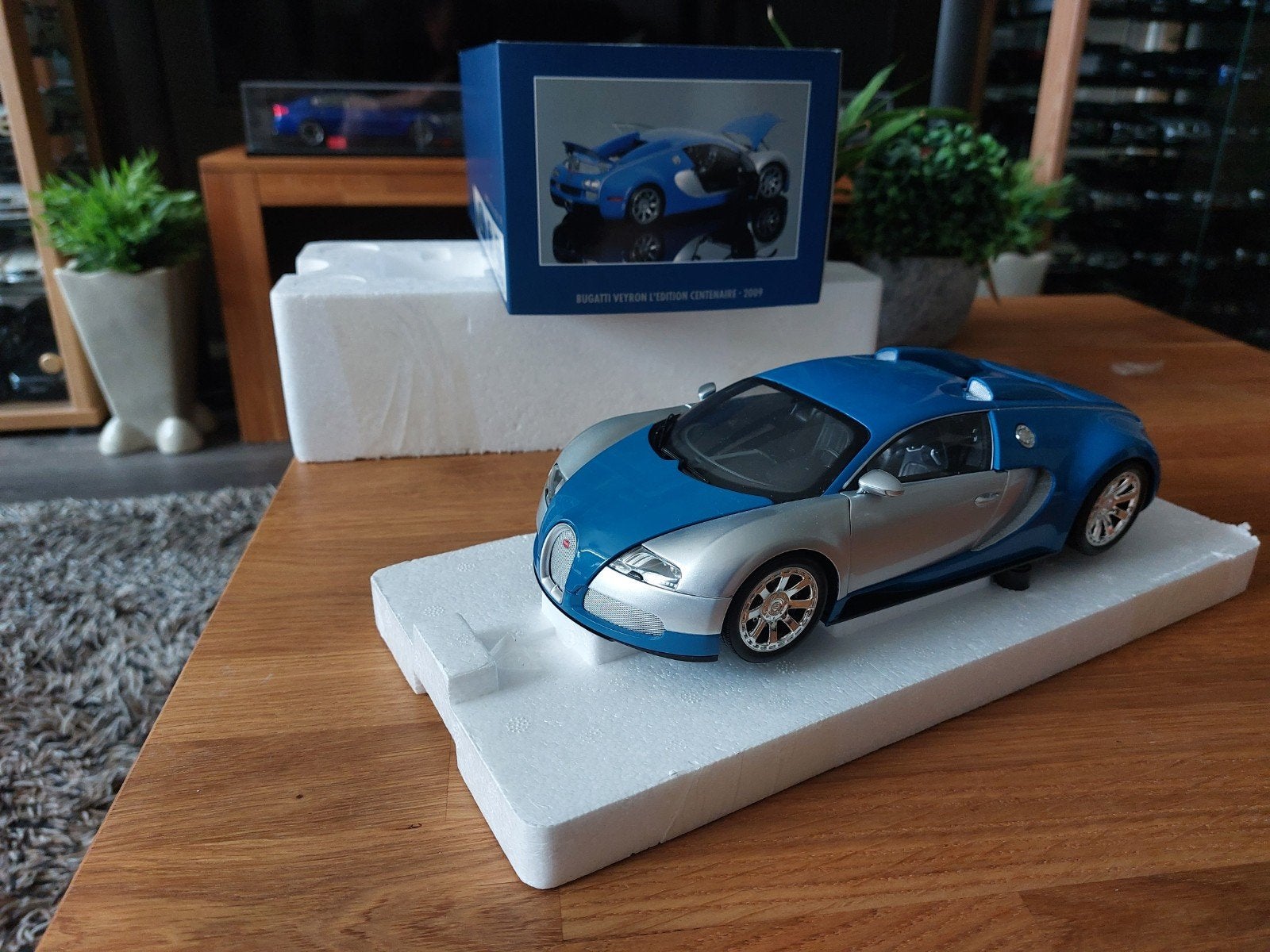 Minichamps 1/18 Bugatti veyron LCentenaire Chrome Blue 2009, Hobby en Vrije tijd, Modelauto's | 1:18, Ophalen of Verzenden, MiniChamps