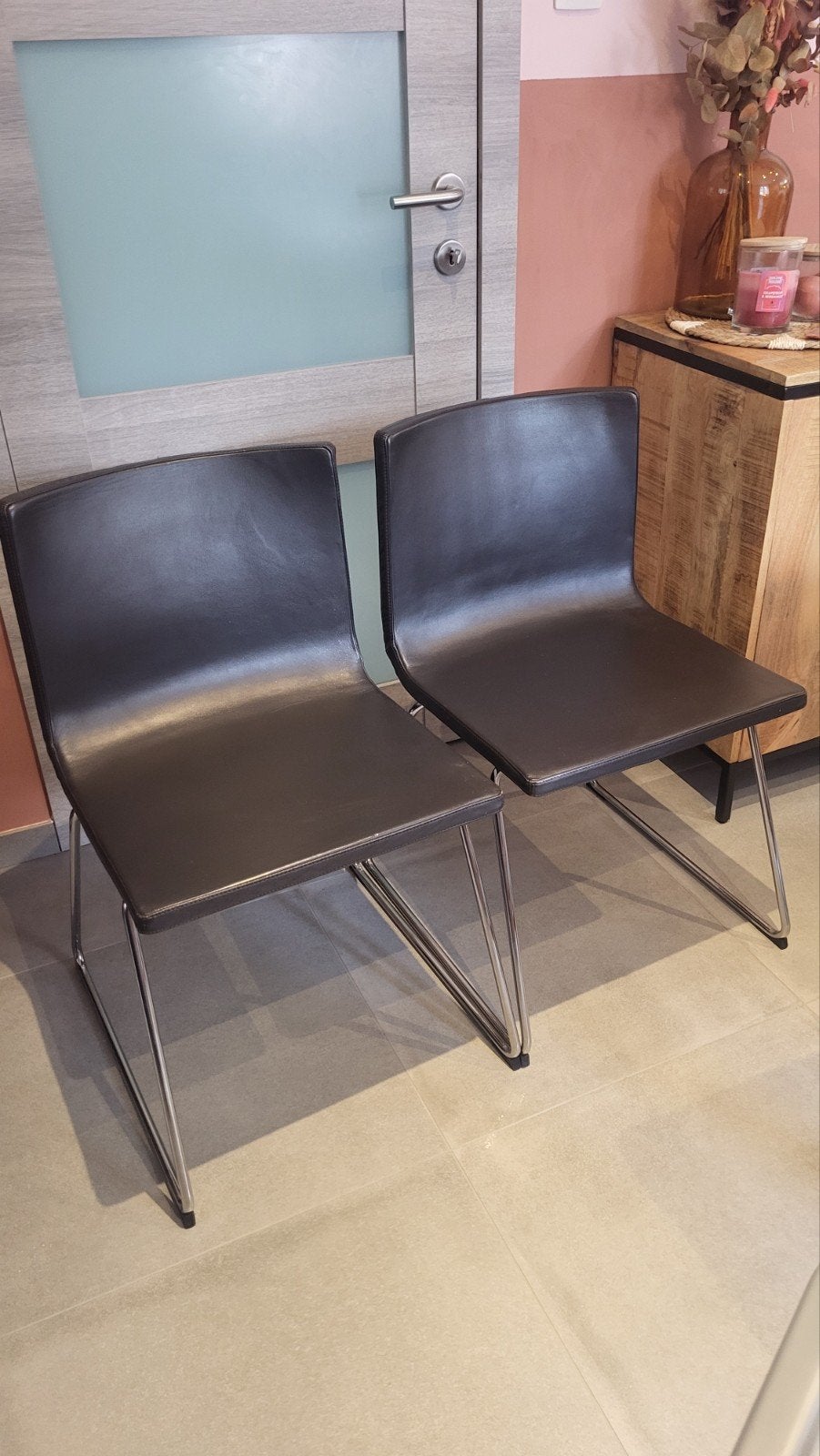 Chaise bernhard ikea, Enlèvement