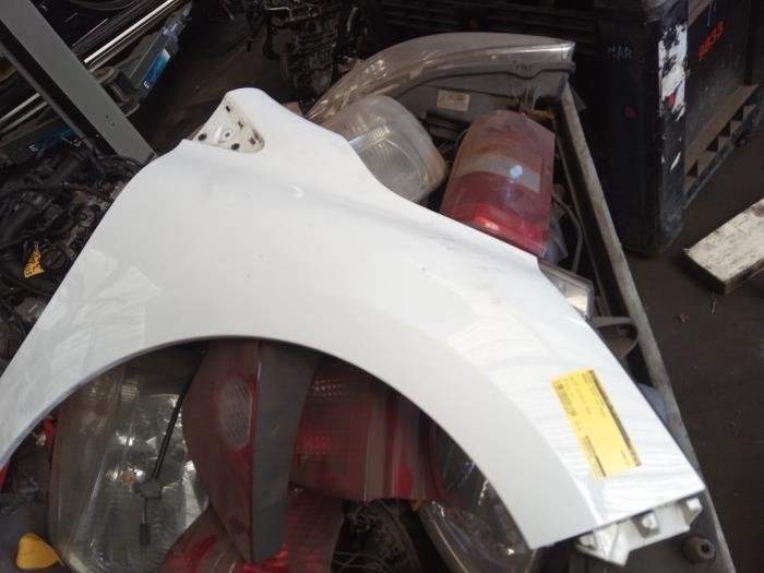 Aile avant droite d'un Renault Clio (OV369), -, Renault, -, 3 mois de garantie