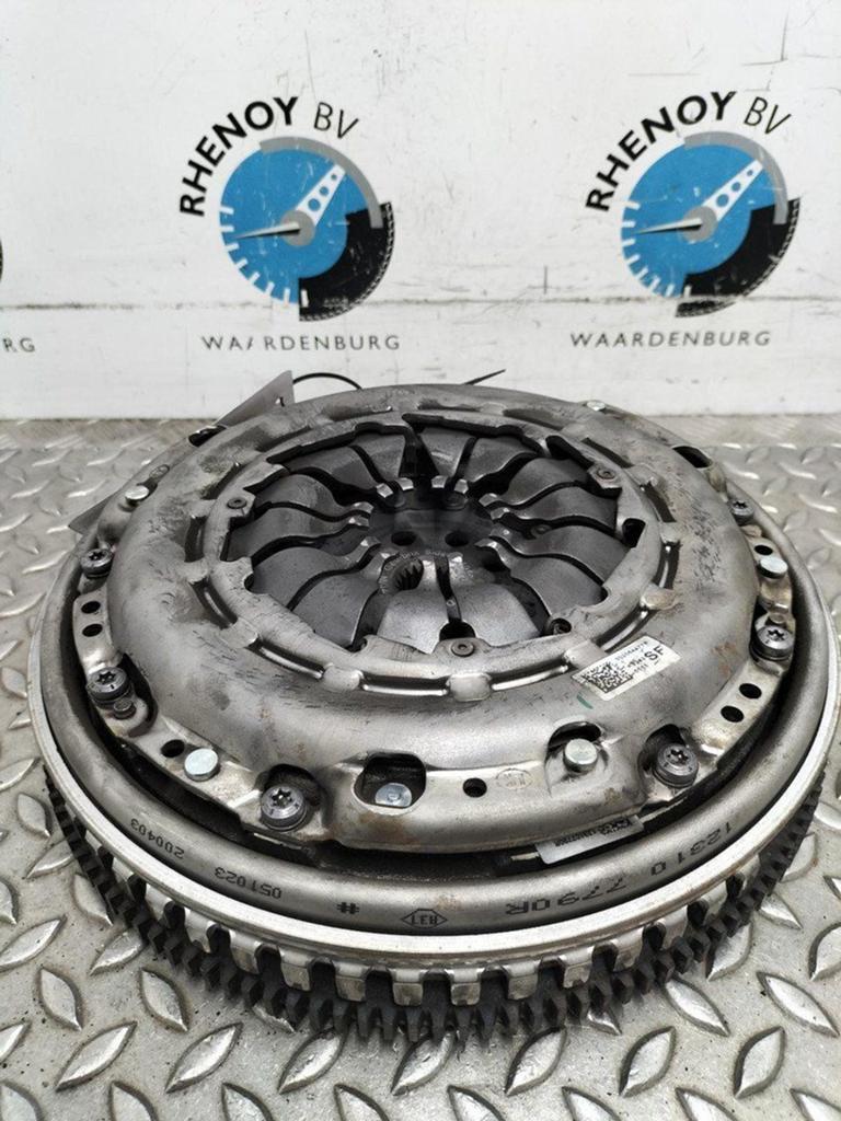 RENAULT CLIO VLIEGWIEL / KOPPELING 302104374R 2023, Enlèvement ou Envoi, Utilisé, ARN reconnu