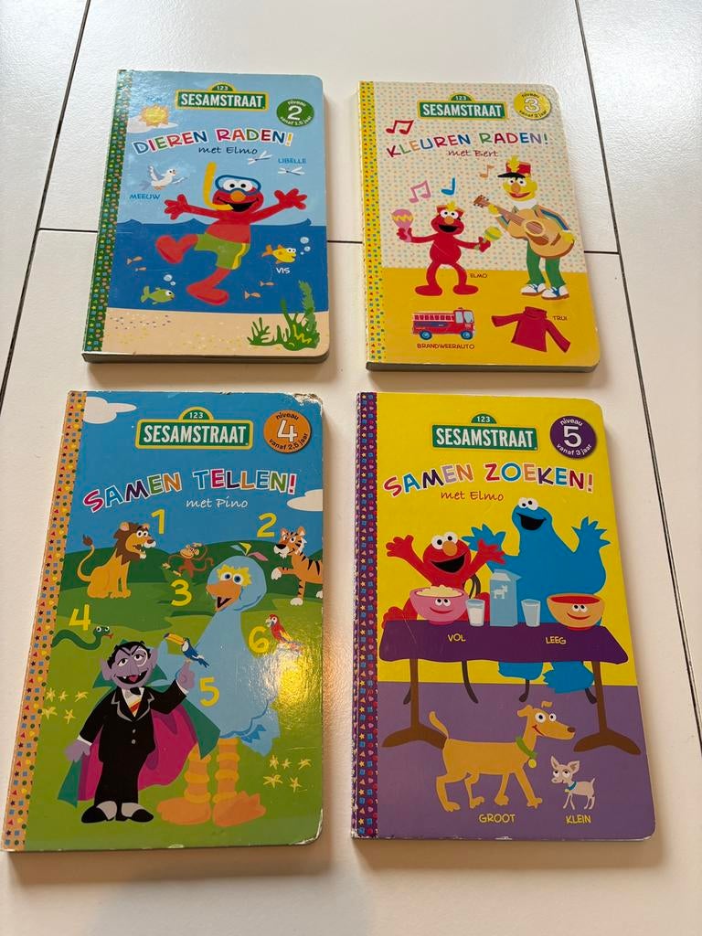 Set van 4 sesamstraat kinderboeken, Ophalen, Gelezen, Jongen of Meisje