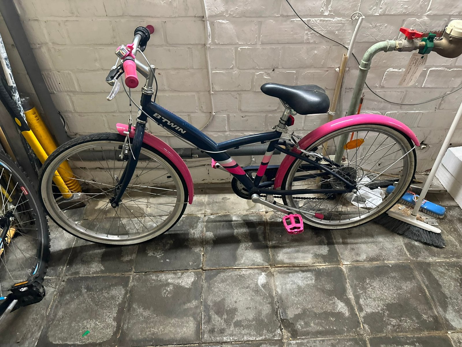 Velo, Enlèvement, Comme neuf