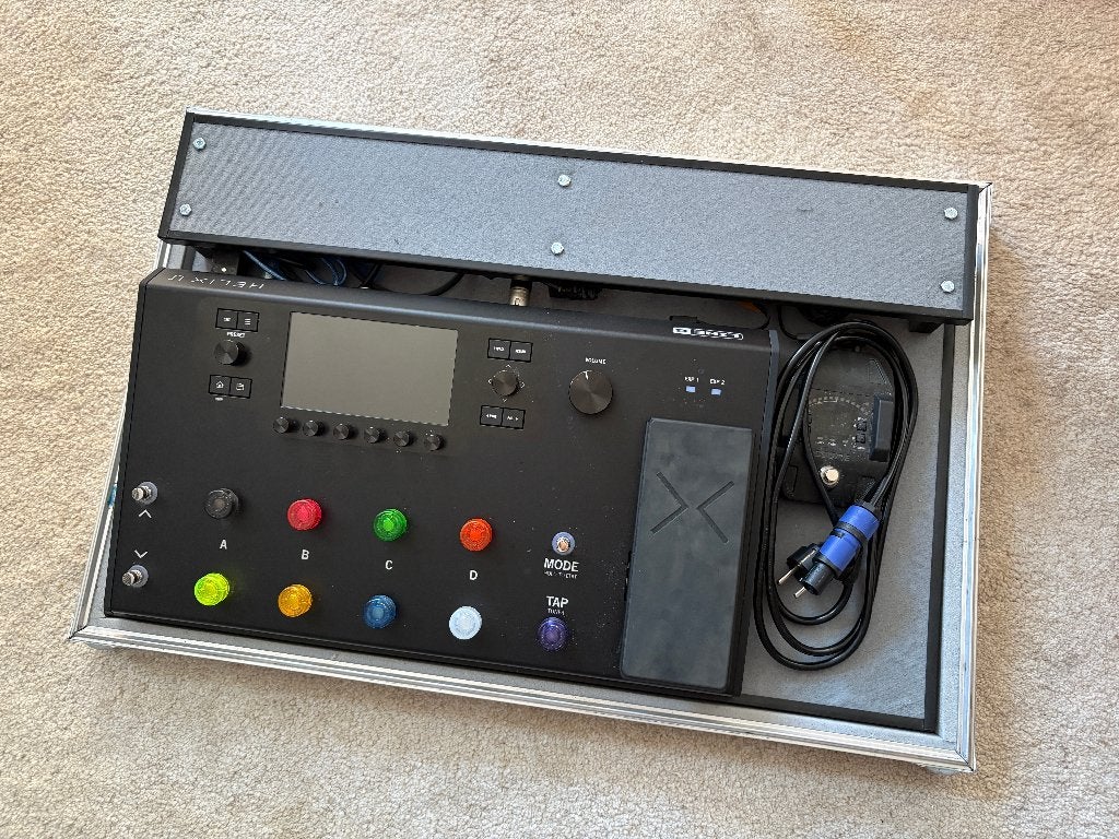 Line 6 Helix LT + custom Moonspinner case, Muziek en Instrumenten, Ophalen, Zo goed als nieuw, Multi-effect
