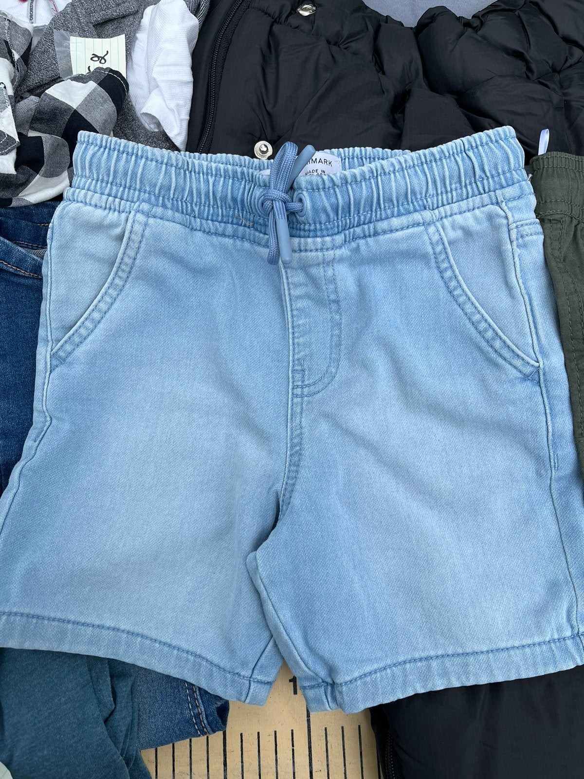Kindershort maat 116, Kinderen en Baby's, Kinderkleding | Maat 116, Ophalen, Zo goed als nieuw
