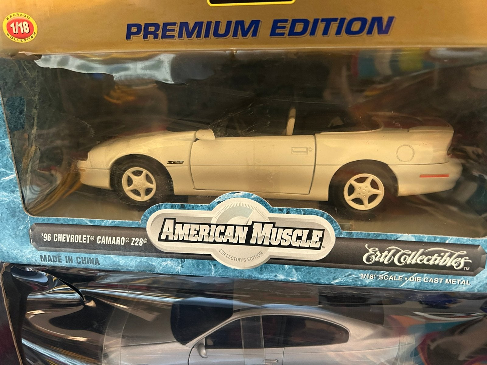 Camaro Z28 met rode streep, Ophalen of Verzenden, Zo goed als nieuw