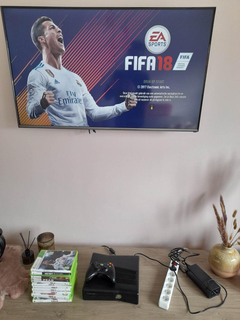 lot xbox360 + controller + games!!!, Games en Spelcomputers, Spelcomputers | Xbox 360, Gebruikt, 360 Arcade of Core, Met 1 controller